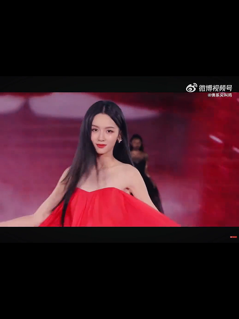 zhouye runaway L'oreal Paris fashion week #zhouye #parisfashionweek #model #foryou 