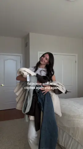 a new haul will never break your heart 💓💓 @Garage Clothing #garagepartner #iweargarage #shopping #haul 