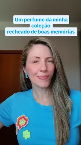 Fui desafiada pela @Elen Gasparini☆A Perfumolatra a escolher 1 perfume da minha coleção que me trouxesse boas memórias. São tantos, pelos mais variados motivos...Afinal, perfumes nos lembram sensações, fases, experiências...Mas resolvi escolher um que é especial porque me foi dado pela lindeza da @FRANCINE LOUVAIN  Ela me influenciou, com todo seu carisma, simpatia e entusiasmo pela perfumaria, a acreditar que eu poderia produzir conteúdos sobre a minha paixão também 🤩🤩 Obrigada, Fran! Ainda amo assistir seus vídeos!! E agora desafio a minha amiga da perfumaria @Carina Reis | Perfumes e etc a vir mostrar que perfume da coleção dela desperta boas memórias 😍😍 Vai lá, Cacá! ❤️ #perfume #perfumaria #cheirosa #parfum #wepink