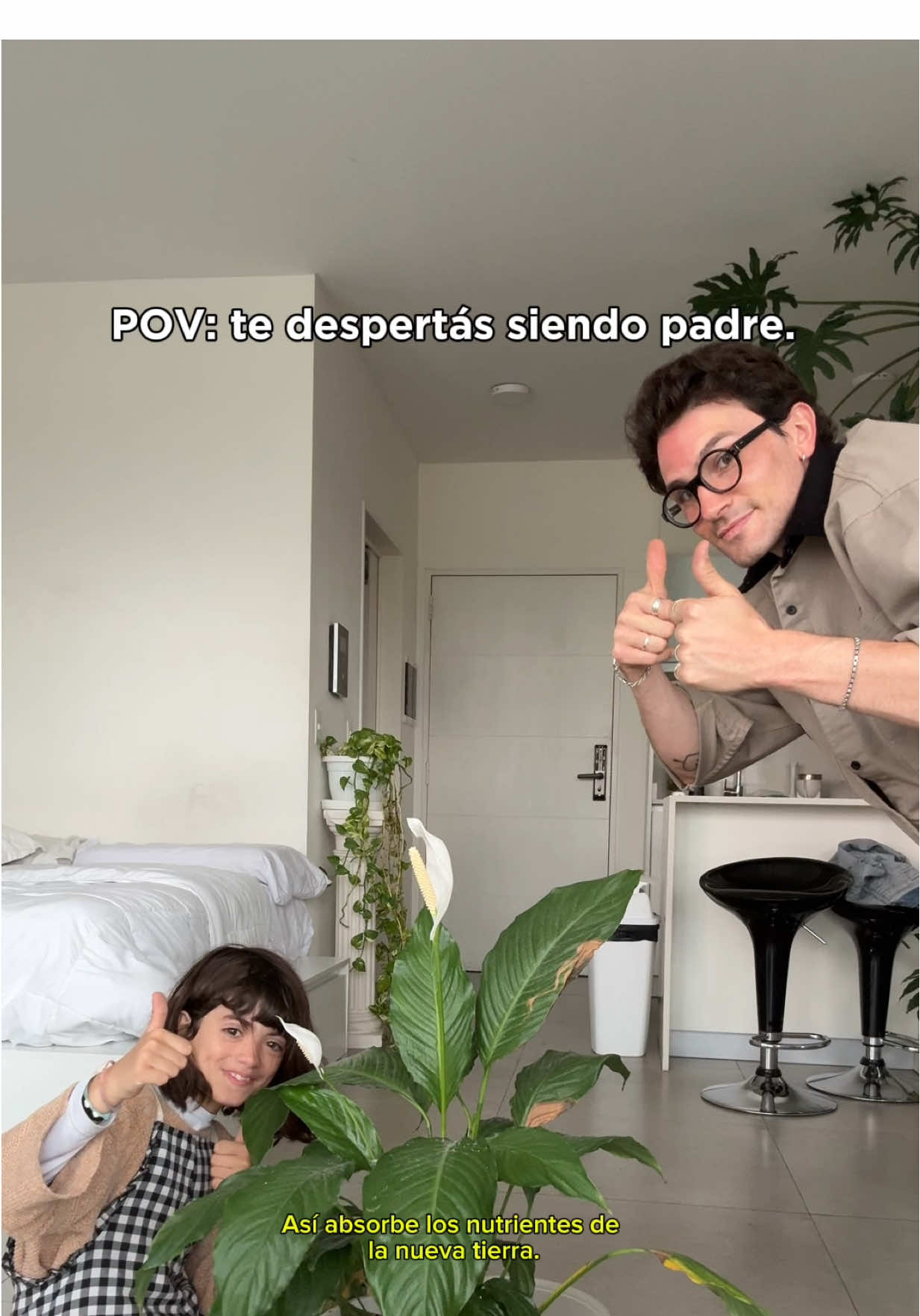 Qué nombre le pondríamos a mi ayudanta de hoy? 🫶 el final del video es epikkkkk // ig: burgoa.ale #plantastiktok #homedecor #plants #parati #fyp 