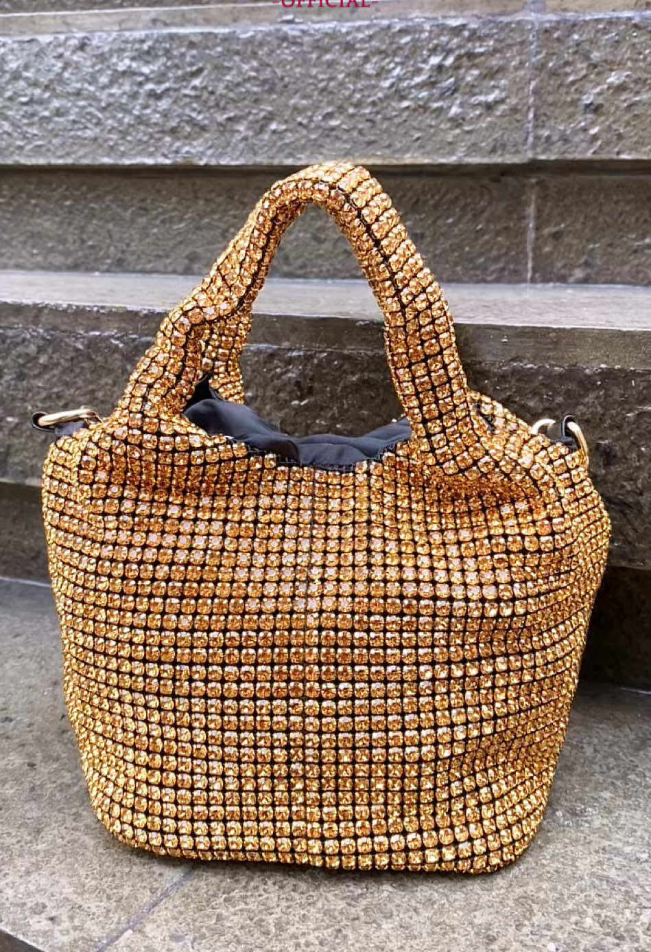 Warnanya Sopan Banget 😍 Buruan Cekout 🛍️🛍️#waiwai #taspesta #taskondangan #waiwaireadygold #waiwaigold 