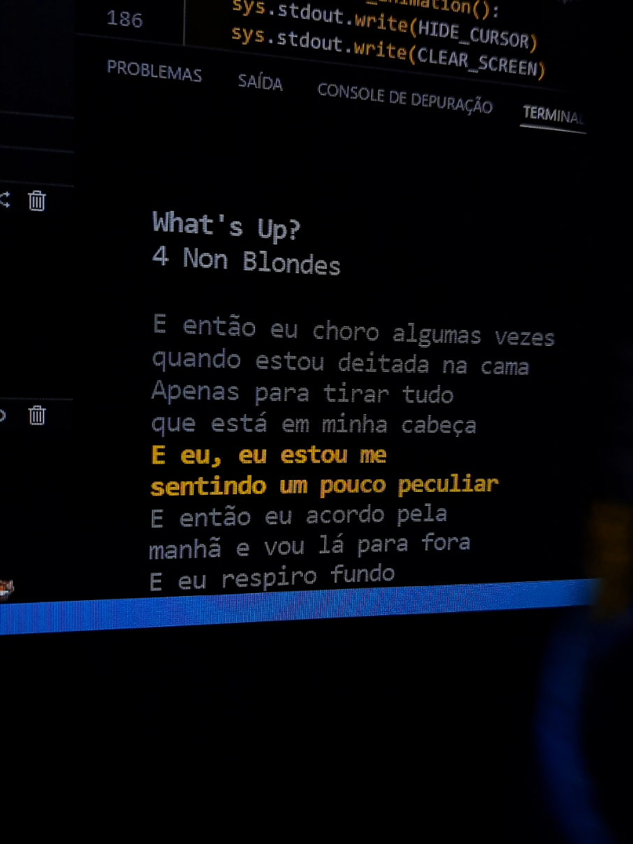 29/09- Eu 100% essa música. . . . #vaiparaofycarambaaaa #whatsup #4nonblondes #hey #python 