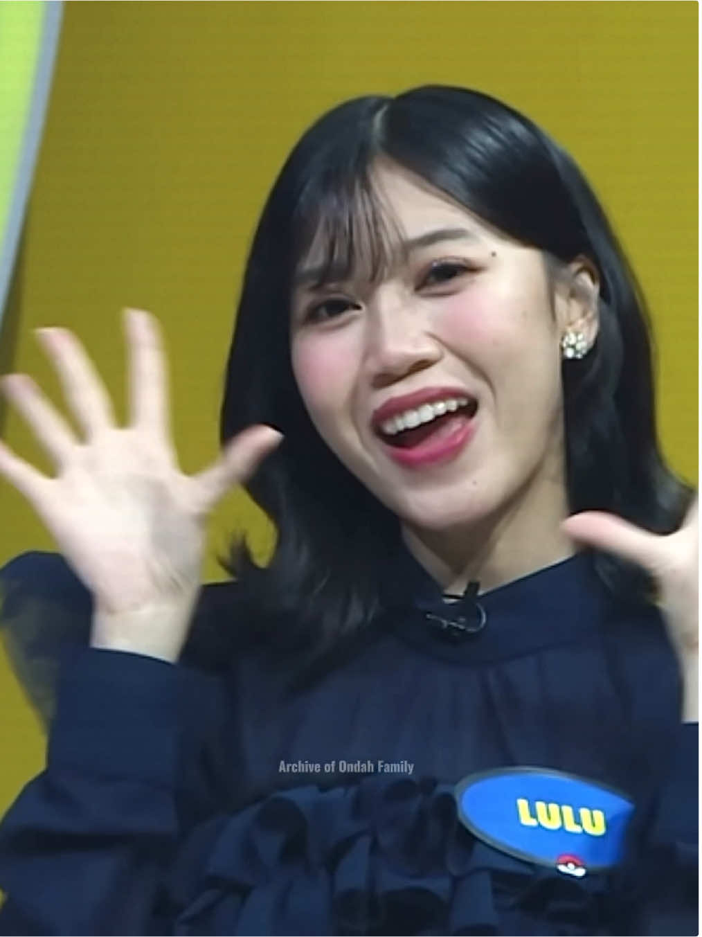 Like Mom Like Daughter | baju senada, celana kayak sama gitu, centil, cantik banget, apalah Lulu dan Lana ini guys !!! | Lulu pasti you belajar dari mommy Indah kan? iya kan? ngaku deh !!! | ini acara pokemon berasa family 100 hahaha | @LLCKP #lulujkt48 #lanajkt48 #lurahjkt48 #jkt48 #fyp 