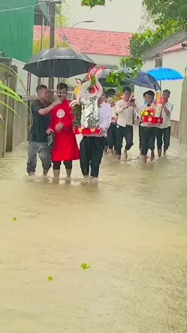 Đám cưới ngày mưa lũ 😁😁😁#37nghean #bãolụtmiềntrung 