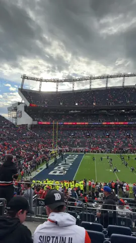 team TT!!!!! @Tianna Robillard 🫶🏼 #milehighstadium 