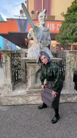 Gertrude continues to investigate the fears at Halloween Horror Nights. (The Stranger came to attack her and then thought better of it.) #themagnusarchives #hhnorlando #halloweenhorrornights #themagnusarchivescosplay #gertruderobinson 