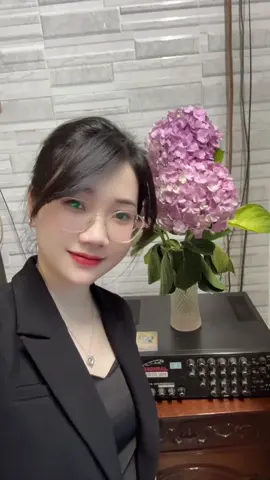 Tạm biệt 3 bạn cẩm tú cầu màu hồng 💕💕💕