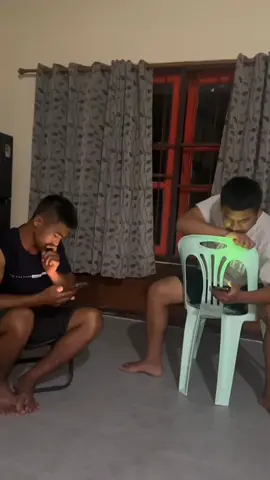 #ကိုယ်ကပိုးဆိုးတယ်တစ်ဆွေလုံးတစ်မျိုးလုံးကြွားထားခဲ့ပြီးမှ🙃 #fyp #foryoupage 
