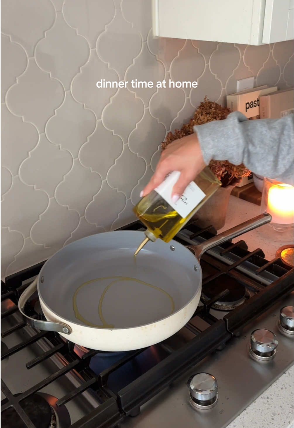 Reality: I really hate cooking so pls send any easy dinner recipes 😂 #DinnerIdeas #dinnerwithme #cozyhome #dinnertime #healthyrecipes 