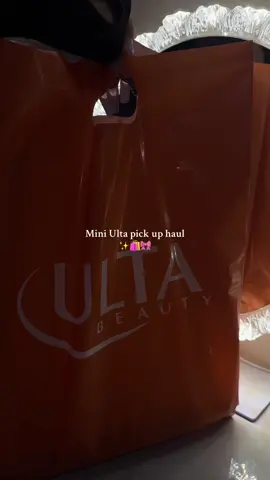Picked up a couple new products to try out and restocked on my fave ! @Naturium @L’Oréal Paris @Ulta Beauty #lorealglycolicgloss #naturium #foryoupage #creatorsearchinsights #ultahaul 