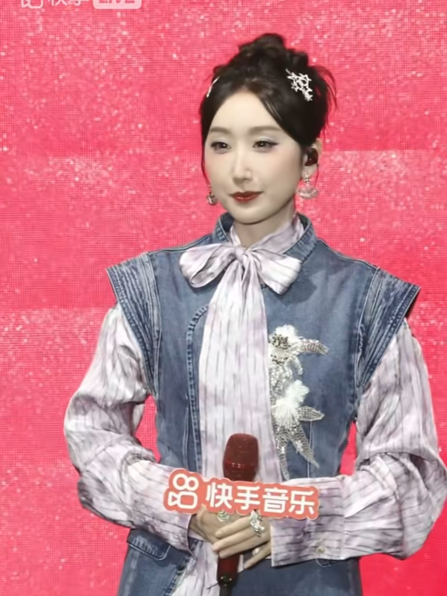 Tiếu Khán (笑看) - Đẳng Thập Ma Quân Live tại Tuần nhạc hoàn du ký (巡乐环游记·秋日校园歌会) 27/9/2025 #等什么君 #邓寓君 #古风 #dangthapmaquan #nhactrungquoc #笑看
