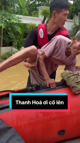 Trả lời @văn vĩnh Ae đang tích cực hỗ trợ sơ tán bà con trong cơn bão ngập lụt #tanmuong #tanmuong_19 #tanmuong19 