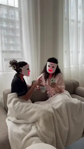🍂✨ Fall days hit different when you’re curled up with your bestie, a blanket, and a little self-care. Click the link in our bio to shop today! #silkn #ledmask #ledtreatment #skintreatment #beautytech    