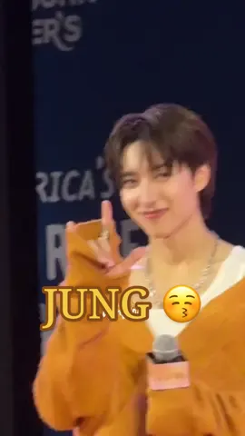 In a sea of crowd, my bias Jung noticed me to say “I love you” with a kiss. 🤟🏻 #PERSES #VISTRAxPERSES #JUNG_PERSES #PERSES_TH #จั๋งperses 