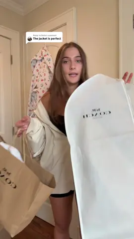 Replying to @Bella @Coach successful haul ☺️🤎 #coach #fall #trenchcoat #treatyourself #girls 
