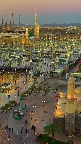 Ham Madine Main Tanhan 🥺 #makkah #islamicvideo #islamicstatus 