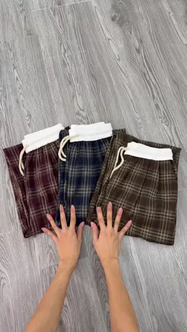QUẦN DẠ MỊN ỐNG SUÔNG Chất liệu: Dạ Mịn (không giãn) hàng cao cấp L1 Chiều dài: 97-100cm Kích cỡ: Size S = 40-46kg Size M = 47-50kg Size L = 50-55kg Size XL =55-60kg