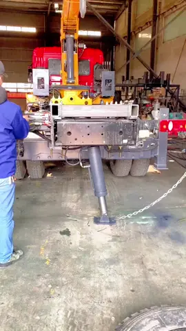 #crane   Equipped with support legs at the rear, it can move horizontally in a small range😊