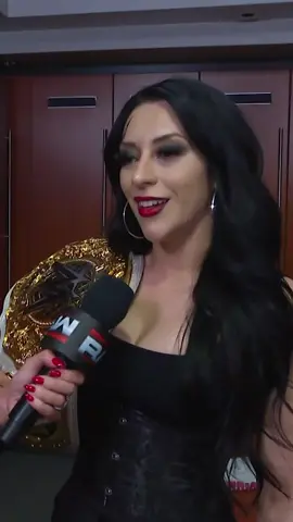 #StephanieVaquer y #TiffanyStratton estuvieron cara a cara rumbo a #WWE #CrownJewel 👑