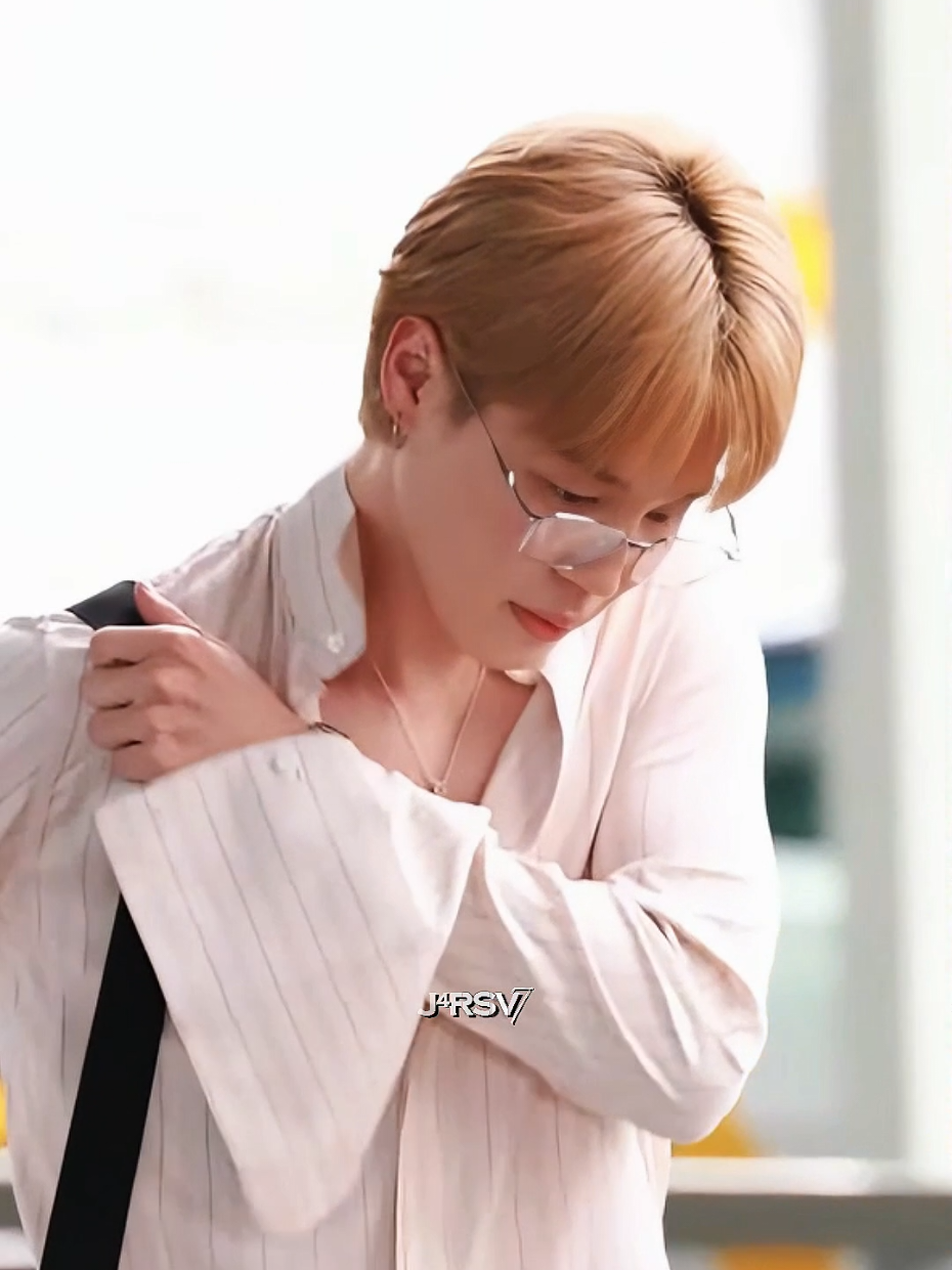 blonde, glasses, buka dada, kelar sudahh 🤧😩 #jimin #fyp 