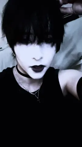 🙈 #goth 