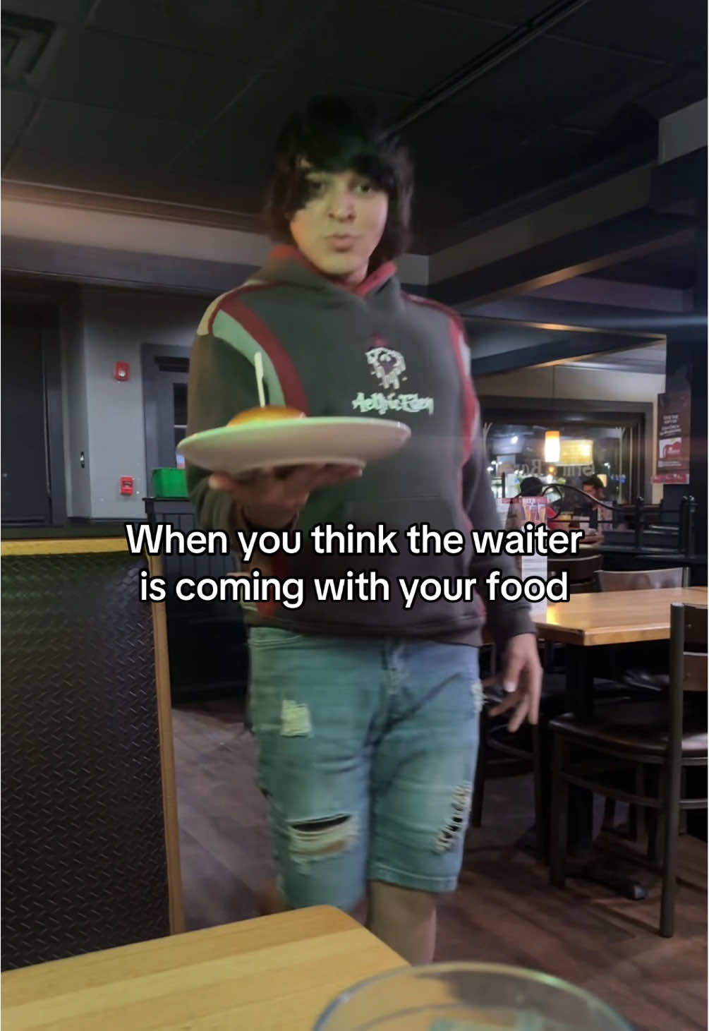 They always doing ts 😭 #fyp #foryou #viral #waiter #food 