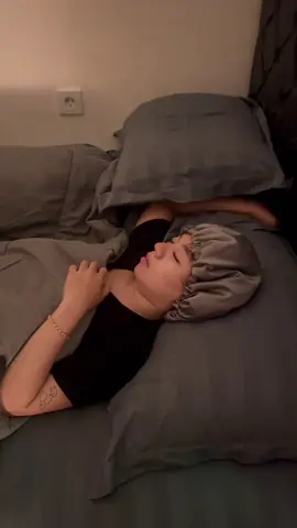 I know someone who sleeps in my own bed better than i do 