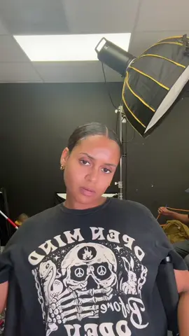 this beat is beating my ass #makeuptransition #makeuptrends 