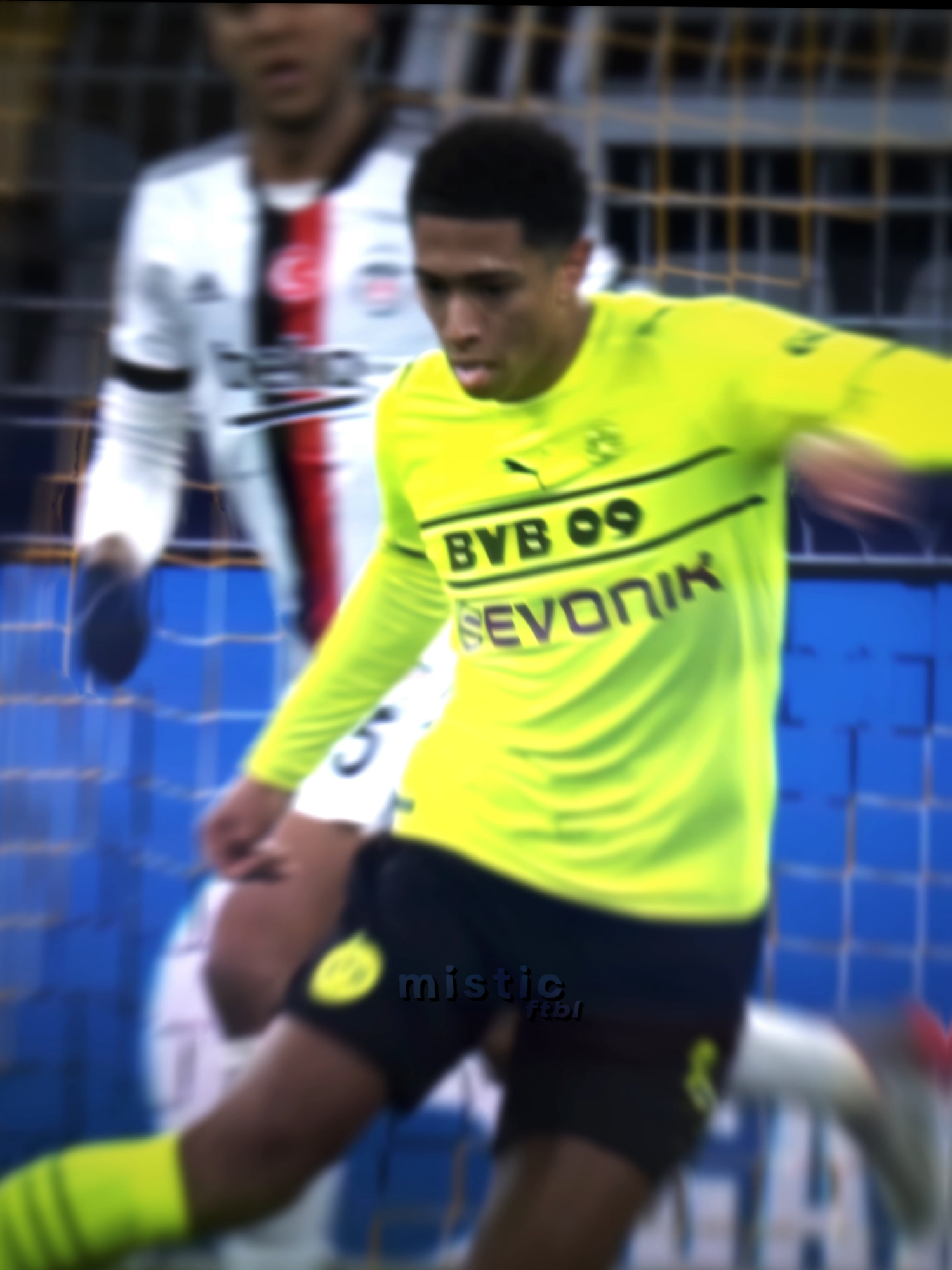 Bellingham At Dortmund.. 😮‍💨🪄 | ib: @cloudiaz2nd |  #aftereffectsedits #judebellingham #young #bellingham #realmadrid #halamadrid #dortmund  #smooth #edit #viraltiktok #viraltrending #ucl #viralvideos #footballtiktok #trendingvideo #viral #fyp