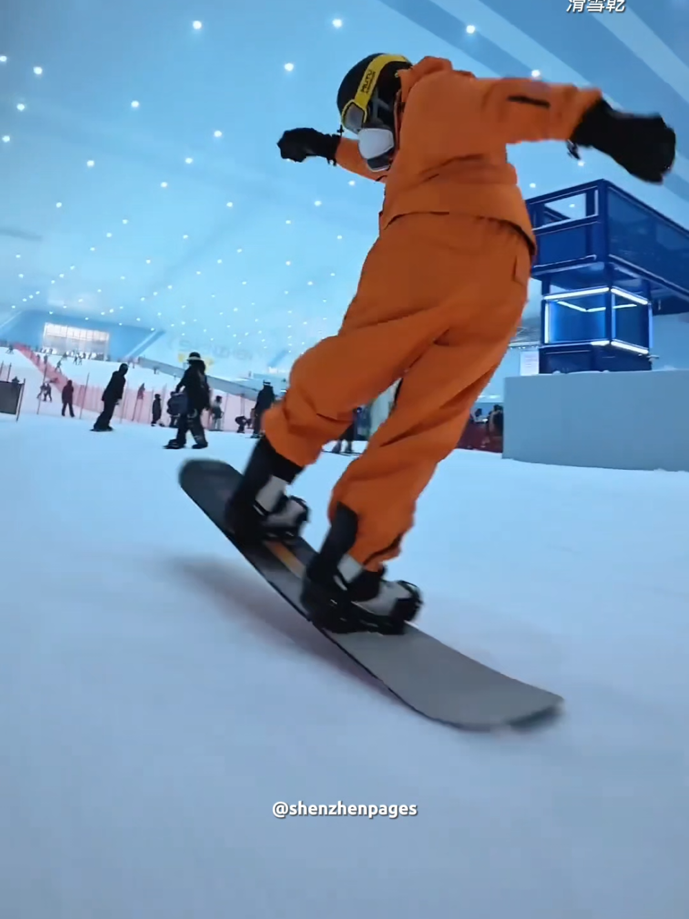 The world's largest indoor ski center opened in Shenzhen! Certified by Guinness World Records, 