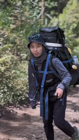 🖤 #fypシ゚  #lawu #3265mdpl #pendakicantik 