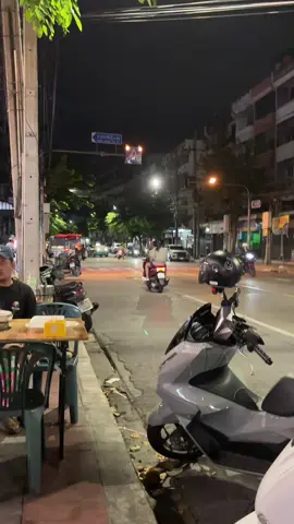 29/09/68  ช่วงเวลาประมาณ 21:30 เหตุการณ์จริง ไม่ใช่ตัวแสดง ยังกับหนัง Action😅 🛵🚕  #แท็กซี่กับมอไซต์ #สาธุประดิษฐ์49 #สาธุประดิษฐ์ #พระราม3 