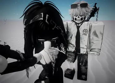 vitamina w/ best partner @Liaafox🦊  🔥🔥🔥 edited by her  #robloxfyp #robloxtiktok #roblox #fyp 