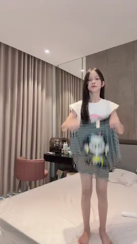 Một chiếc clip chưa hoàn thiện phần cuối của 2 mự con