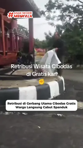 RADARCIANJUR.com – Komisi II dan III DPRD Kabupaten Cianjur menggelar audiensi bersama Kepala Desa Cimacan serta Aliansi Masyarakat Peduli Cimacan terkait pemungutan retribusi masuk Kawasan Cibodas. Dalam pertemuan tersebut, masyarakat meminta pemerintah daerah menunda sementara pemungutan hingga terbit regulasi baru yang lebih spesifik. “Pada hari ini kami diundang oleh anggota dewan dari komisi II dan III untuk rapat dengar pedapat prihal keberadaan Cibodas yang menjadi perhatian khalayak banyak,” ujar Kades Cimacan, Deden Ismail dilansir dari akun abcvlzzzz. #radarcianjur