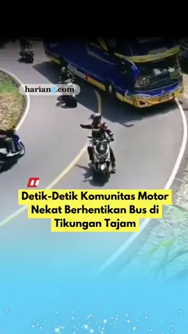 Viral di media sosial seorang pengendara motor tiba-tiba menghentikan sebuah bus di tikungan tajam. Pengendara motor yang berasal dari komunitas motor itu menghentikan bus bukan tanpa alasan. Diduga karena tak sabar ingin menyalip, ia lantas menghentikan bus itu meski di tikungan tajam. Aksi ini mendapat kecaman dari warganet lantaran membahayakan keselamatan. Hingga berita ini diupload belum diketahui lokasi dan nama komunitas motor matic tersebut. Video: media sosial Kreator: Zakaria  #komunitasmotor #motornmax #komunitasmotornmax #motor 