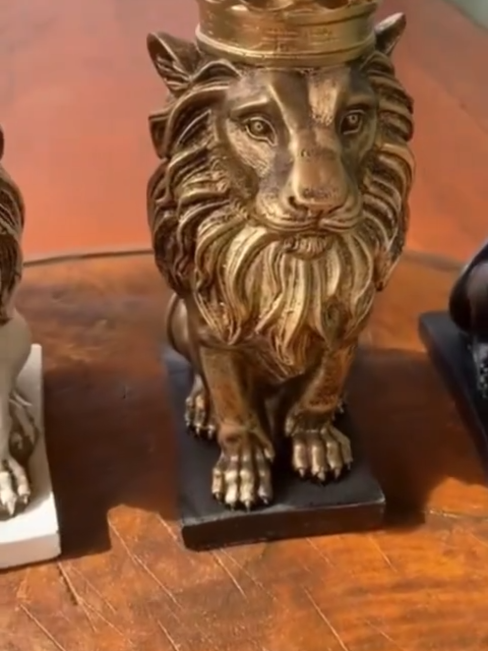 Estátua Leão Com Coroa Decorativa Em Resina💕link nos comentarios💕 #FYP #fy #foryou #viral #trend #paravoce #xyzbca #tiktokbrasil #estourar #explore  #comented #likeforlike #viralizar #toptrend #descubra