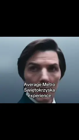 Ciągle nie wiem jak z tamtąd wyjść (także w rondo ONZ/bemowo/centrum) ale gorzej że wszystkie drogi prowadzą do M2 ☹️ #warsaw #warszawa #warsawmetro #metrowarszawa #rondoonz 