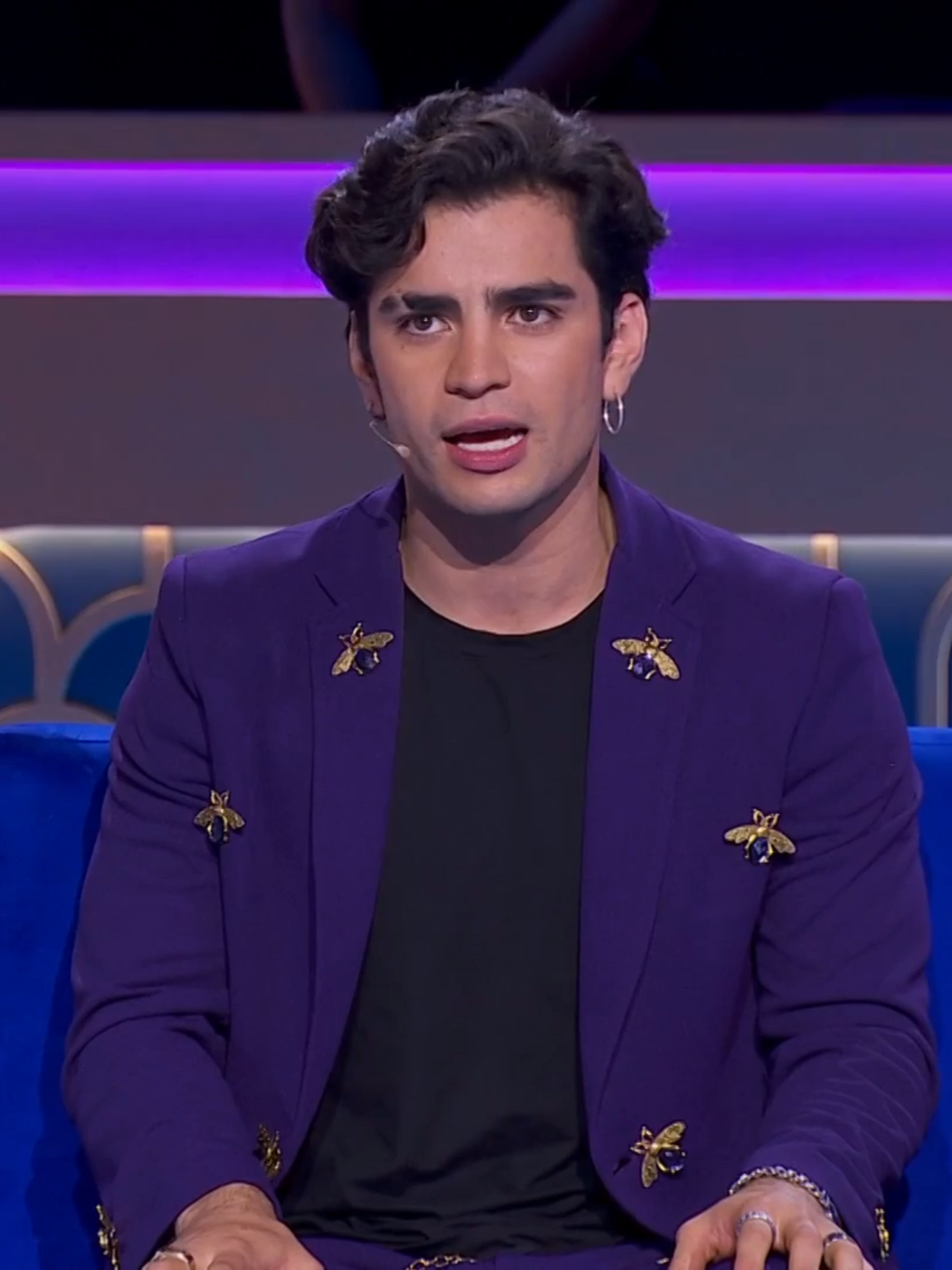 @aaronmercury respondió al fuerte cuestionamiento de @sergiomayerb_, acerca del contenido que generó en la casa.  Si quieres ver el momento COMPLETO, suscríbete ya a @vix y no te pierdas de nada con el 24/7 🔥 #LaCasaDeLosFamososMx, rumbo a la final, disponible también en #LasEstrellas y #Canal5.