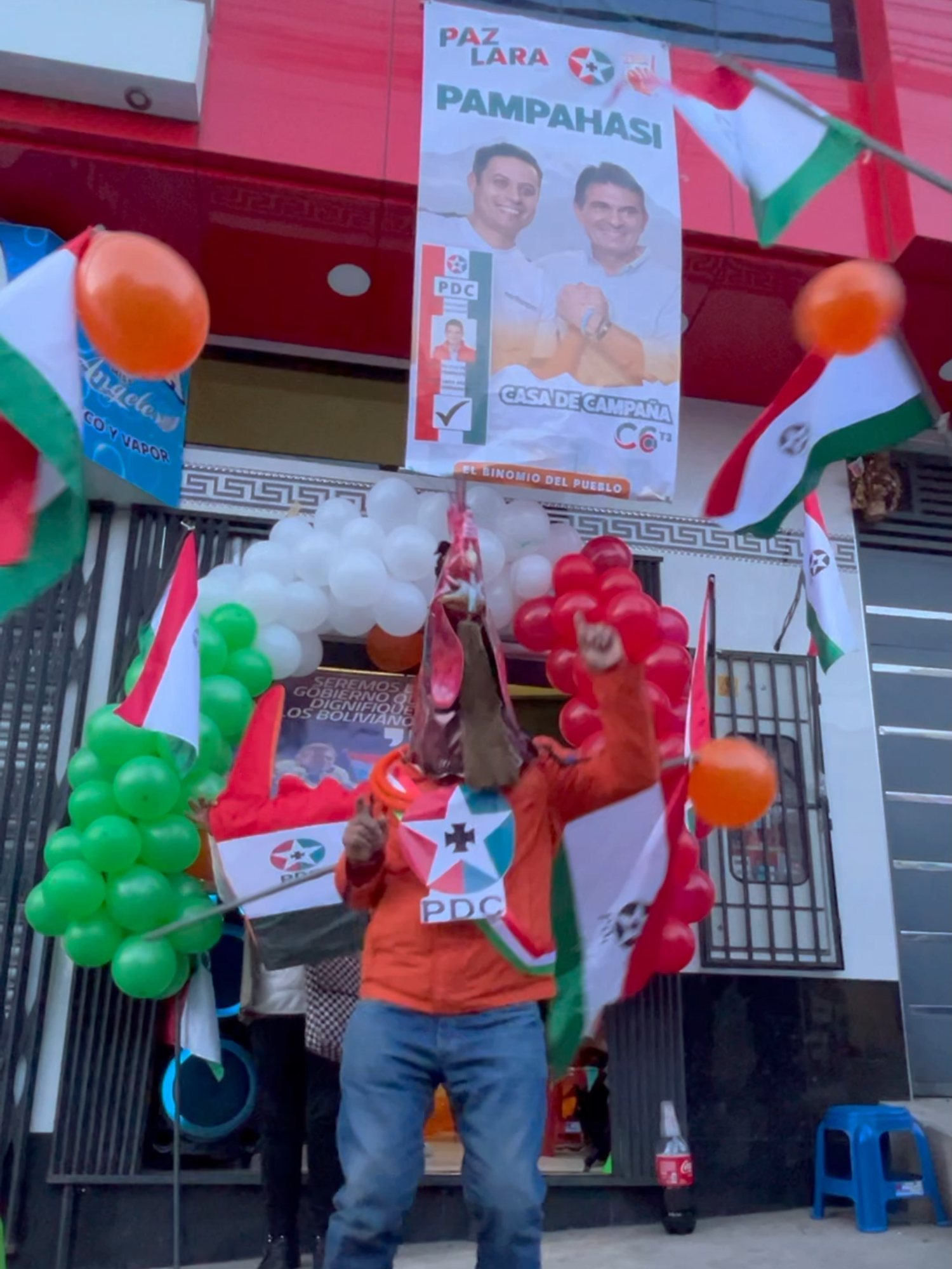 Casa de campaña en Pampahasi ❤🤍💚💪  #rodrigopaz #primerolagente #elbinomiodelpueblo #pampahasi #capitanlara #pazylara