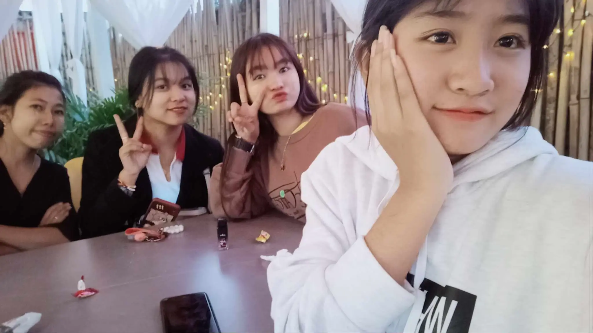 #သွားတော့နော်သူငယ်ချင်းမင်းဘ၀အရှေ့ကိုလေ #fpyシ #foryou #fyppppppppppppppppppppppp #ချစ်စရာကောင်းတာတစ်ခုပြမယ်🥺🎀 