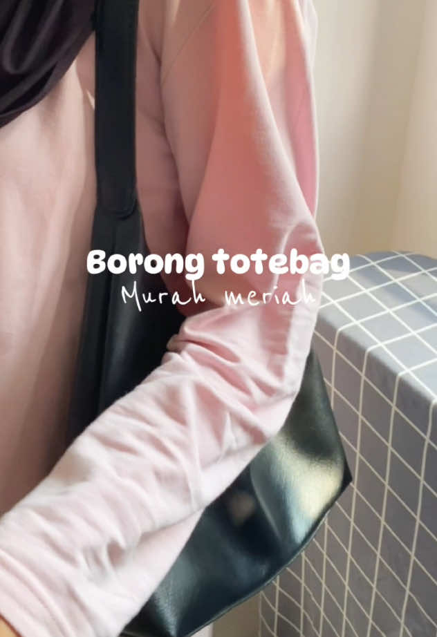 Punya 3 warna #promomakangajian #totebag #taswanita #tasmurah 