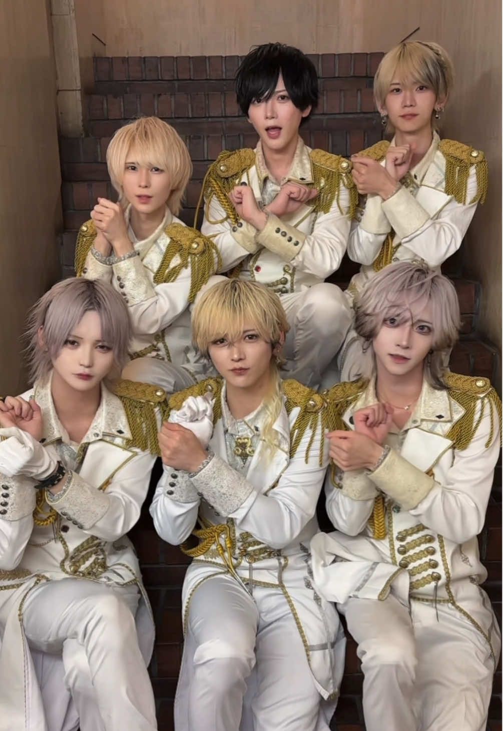 みんなはどの軍服衣装が好きー？⚔️✨ #Ⱥstral #RINDO @りき @みなと @o型末っ子 @うぃるくん @じん @つばさ 