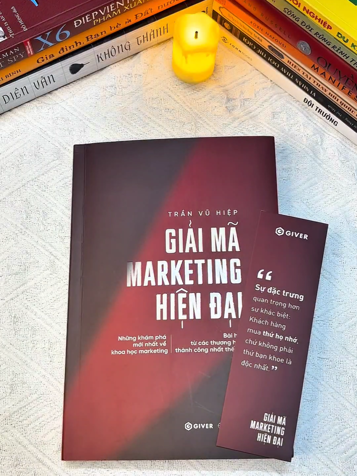 Giải Mã Marketing Hiện Đại không hứa hẹn một công thức thần kỳ để thành công, nhưng nó trao cho bạn chiếc bản đồ định hướng#xuhuong #bookismylife #SachHay #SachHayNenDoc #