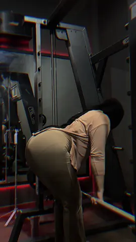 memahat otot ❤️‍🔥 #glutes #legday #bodygoals #fyp #otot 