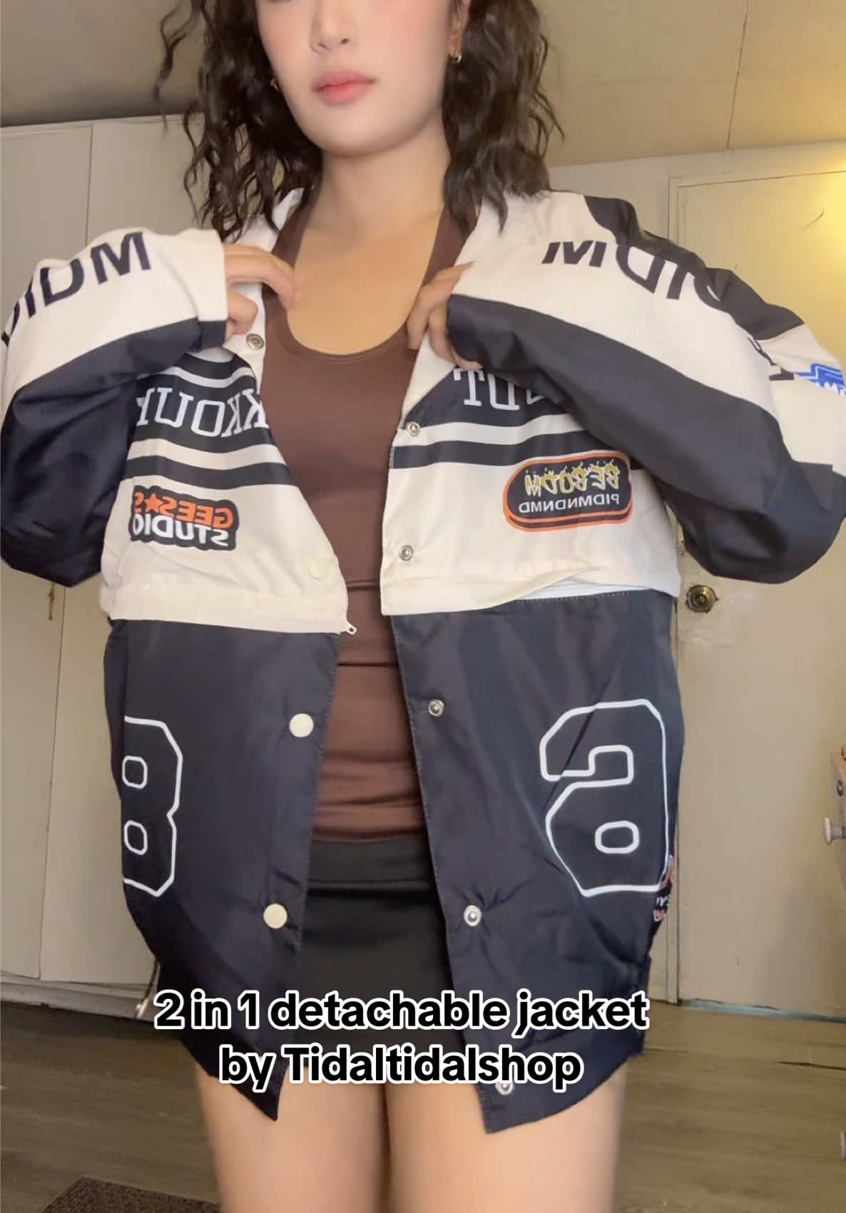 2 in 1 jacket!? I’m obsessed!🫶✨🔥 by Tidaltidalshop #fyp #outfit #OOTD 