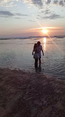 vidio mentahan pemandangan sunset pantai suluban bali🙏 #pantaisuluban #sunset #vibesbali  #story 