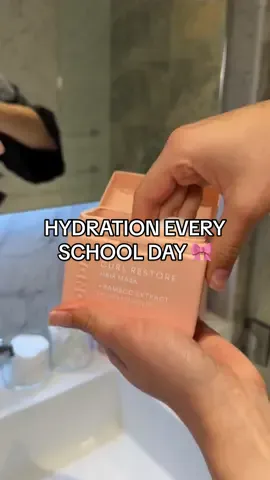Curls stay defined through every coffee run + class 📖 This MONDAY lineup is the ultimate curl-care routine for hydration + shine every school day. 🎀 #mondayhaircare 