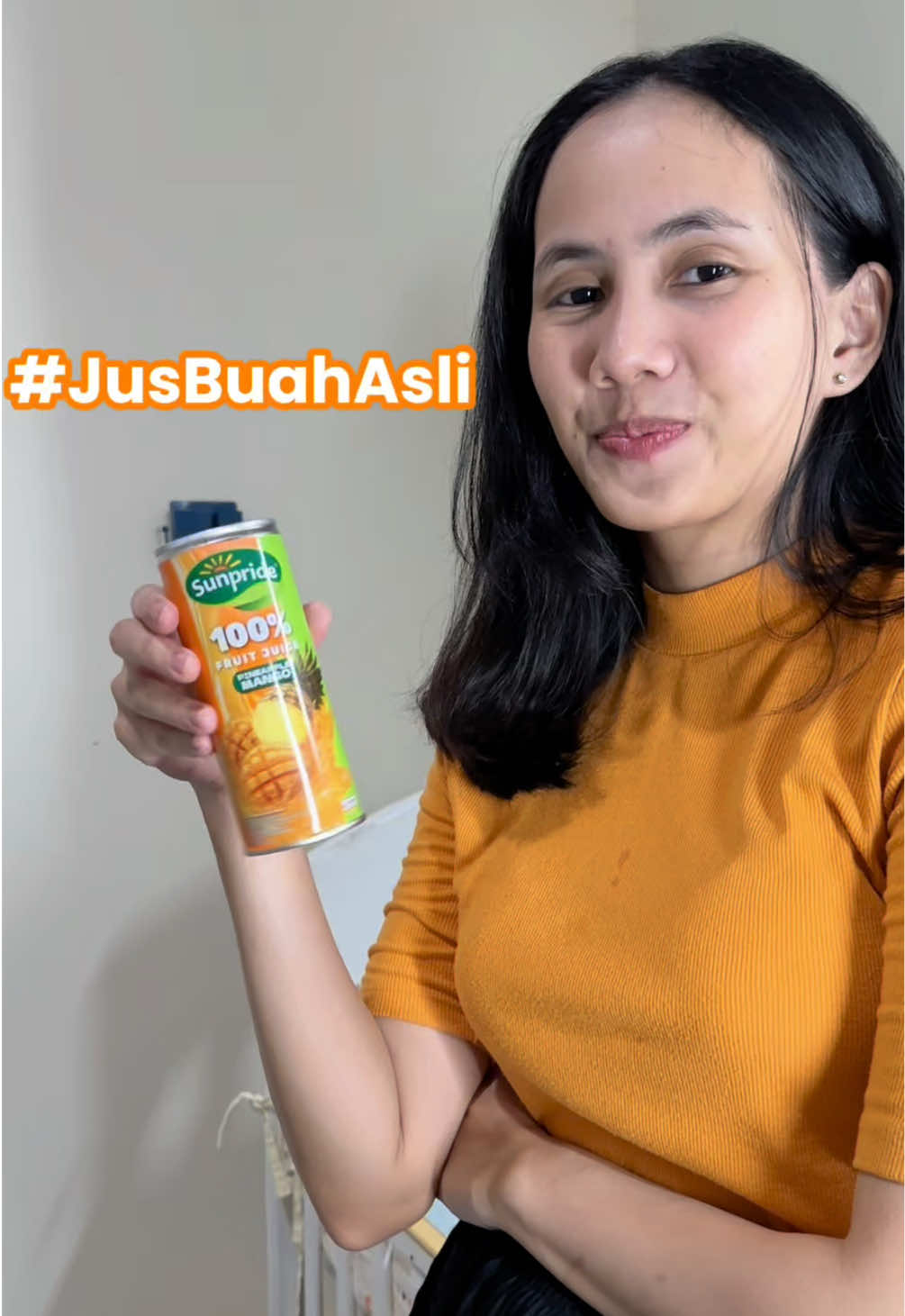 Baru selesai menyusui, rasanya butuh recharge lagi 🍊✨ Sebagai new mom, aku suka banget minum Sunpride 100% jus buah asli — seger, praktis, dan beneran dari buah asli! Bikin energi balik lagi tanpa ribet 💛  @Sunpride Official Store #Sunpride #JusBuahAsli #SunprideSeratusPersenJusBuahAsli