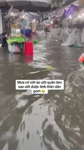 Đoàn mình chú ý di chuyển bằng thuyền giúp e phòng trường hợp xe k thể đi về đến nhà 🫠🏄‍♀️🚣‍♀️ #dươngkhểnh #gomhangninhhiep #tiktok #nguonhang #chợninhhiệp #xuhuong 